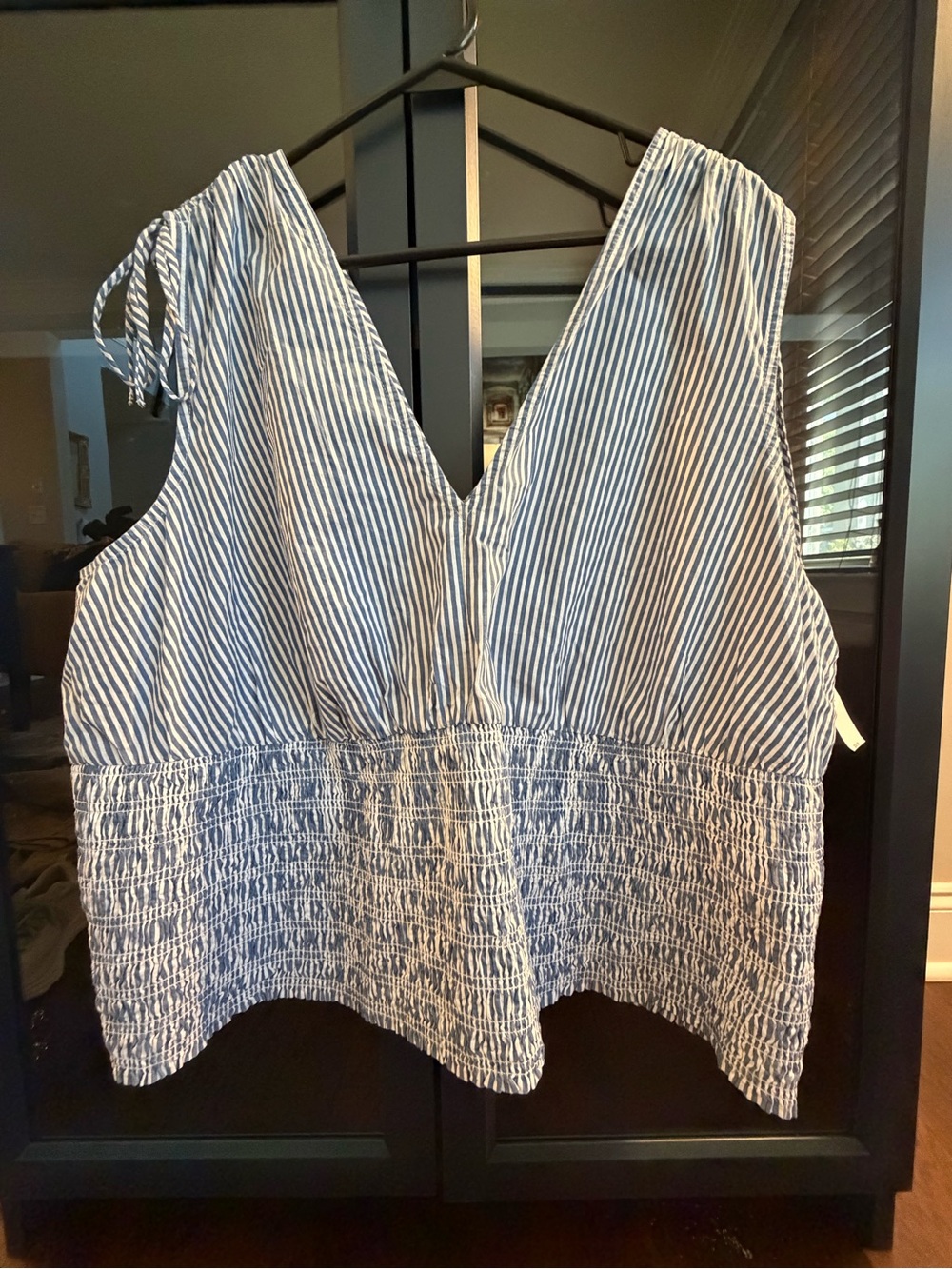 NWT Old Navy Plus Size Sleeveless Smocked Blue and White Striped Blouse